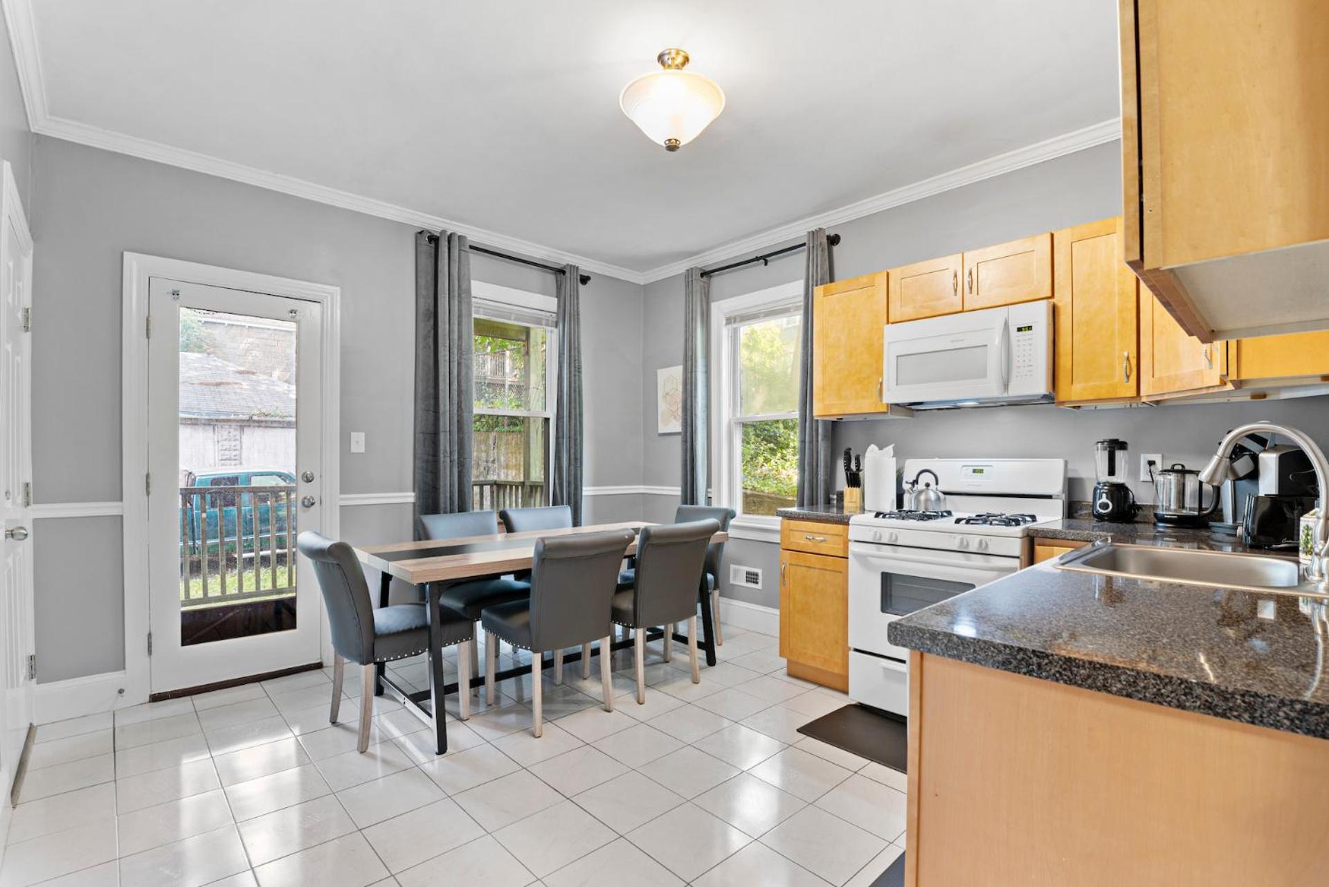 Spacious Apartments Near Ashmont - Evonify Stays Boston Esterno foto